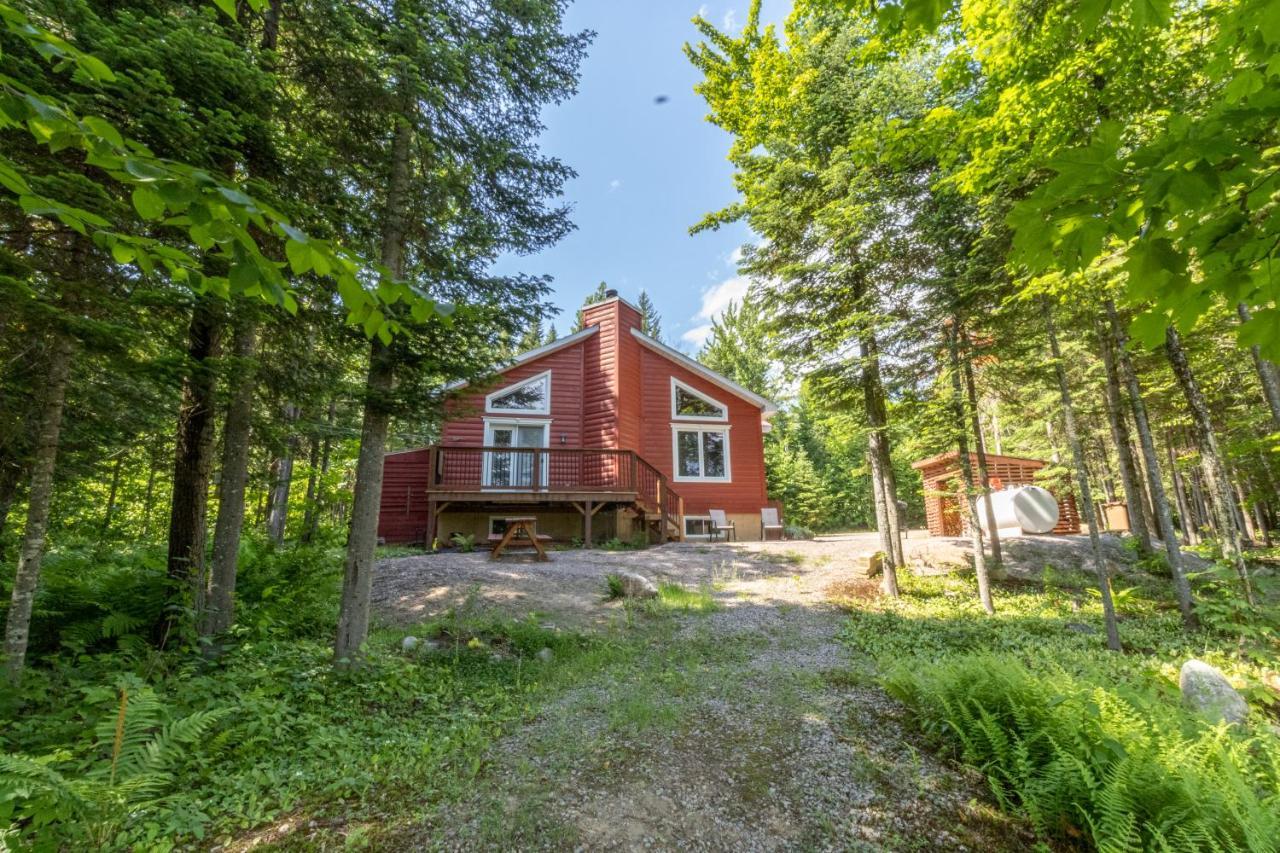 Les Chalets Tourisma - Chalet Dans Les Bois Avec Lac Prive - Le Colibri Saint-Raymond Exterior foto