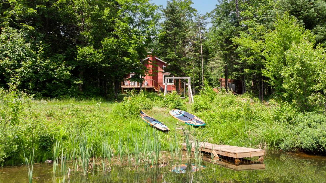 Les Chalets Tourisma - Chalet Dans Les Bois Avec Lac Prive - Le Colibri Saint-Raymond Exterior foto